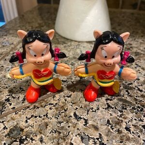 1991 Petunia Pig Wonder Woman Figures with Outfits